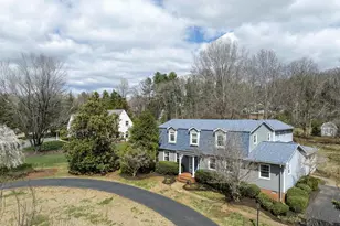 2750 Leeds Ln, Charlottesville, VA 22903 - Photo 3