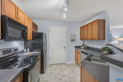 720 Walker Sq #1B, Charlottesville, VA 22903 - Photo 7