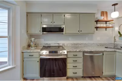 3278 Gateway Cir, Charlottesville, VA 22911 - Photo 13