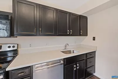 1242 Villa Ln #D, Charlottesville, VA 22903 - Photo 9