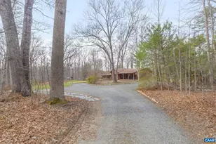 3205 Polecat Crk Ln, Scottsville, VA 24590 - Photo 3