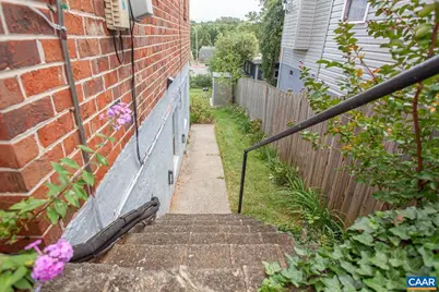 402 13th St, Charlottesville, VA 22902 - Photo 25