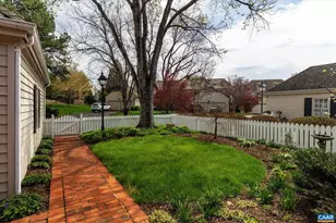 560 Dryden Pl, Charlottesville, VA 22903 - Photo 7