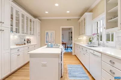 560 Dryden Pl, Charlottesville, VA 22903 - Photo 13