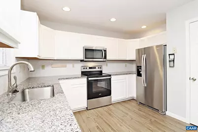 118 Hartford Ct, Charlottesville, VA 22902 - Photo 5