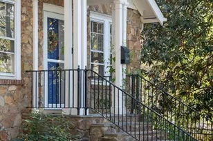 2642 Jefferson Park Cir, Charlottesville, VA 22903 - Photo 3