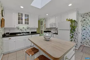 2519 Commonwealth Dr, Charlottesville, VA 22901 - Photo 11