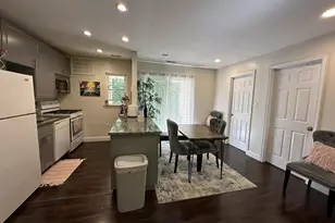 2412 Barracks Pl, Charlottesville, VA 22901 - Photo 5