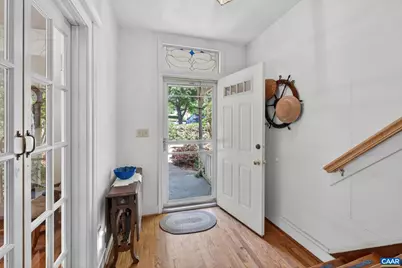 518 NE 8th St, Charlottesville, VA 22902 - Photo 3