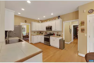 1086 Olympia Dr, Charlottesville, VA 22911 - Photo 9