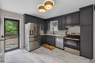1708 Vermira Pl, Charlottesville, VA 22901 - Photo 7