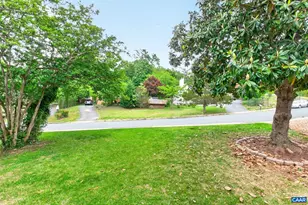 1708 Vermira Pl, Charlottesville, VA 22901 - Photo 29