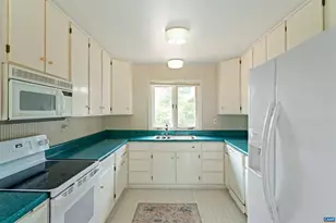 1221 W Leigh Dr, Charlottesville, VA 22901 - Photo 15