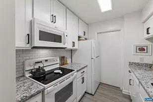 324 S Pantops Dr, Charlottesville, VA 22911 - Photo 11