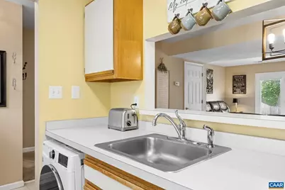 1638 Garden Ct, Charlottesville, VA 22901 - Photo 9