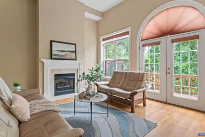 1039 Glenwood Station Ln, Charlottesville, VA 22901 - Photo 5