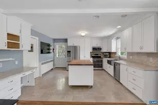 102 Bollingbrook Dr, Charlottesville, VA 22911 - Photo 5