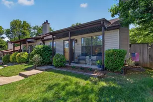 597 Whitcover Cir, Charlottesville, VA 22901 - Photo 3