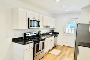 326 NW 10th St, Charlottesville, VA 22903 - Photo 3