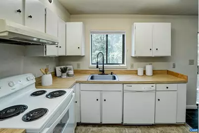 239 Harvest Dr, Charlottesville, VA 22903 - Photo 15
