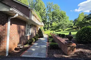 985 Tanglewood Rd, Charlottesville, VA 22901 - Photo 5