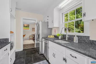 1721 Yorktown Dr, Charlottesville, VA 22901 - Photo 13
