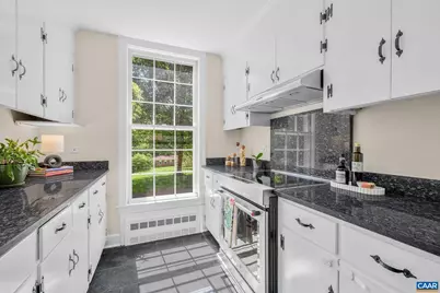 1721 Yorktown Dr, Charlottesville, VA 22901 - Photo 11