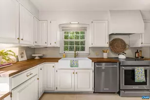 102 Meadowbrook Ct, Charlottesville, VA 22901 - Photo 13