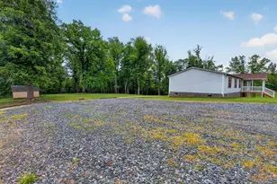 2026 Banton Shop Rd, Dillwyn, VA 23936 - Photo 33
