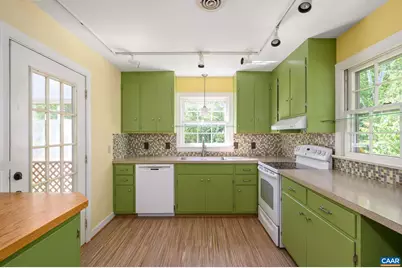112 Bollingbrook Dr, Charlottesville, VA 22911 - Photo 3