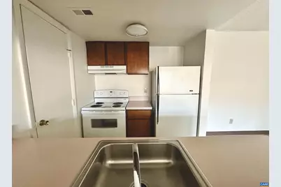 1224 Smith St #J, Charlottesville, VA 22901 - Photo 5