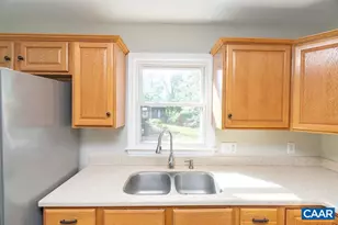 102 Dorset Ct, Charlottesville, VA 22911 - Photo 9