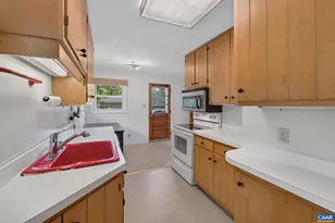 117 Buckingham Cir, Charlottesville, VA 22903 - Photo 9