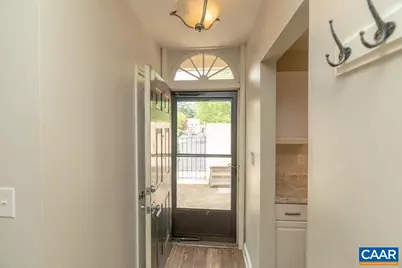 1554 Garden Ct, Charlottesville, VA 22901 - Photo 5