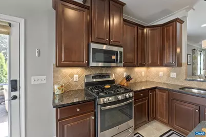 1843 Wickham Pl, Charlottesville, VA 22901 - Photo 15
