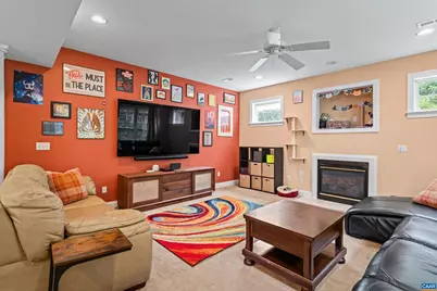 560 Rolling Valley Ct, Charlottesville, VA 22902 - Photo 5