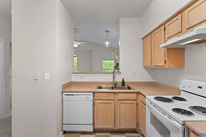 1055 Weybridge Ct, Charlottesville, VA 22911 - Photo 9