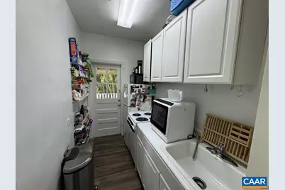 1820 Rugby Pl, Charlottesville, VA 22903 - Photo 3