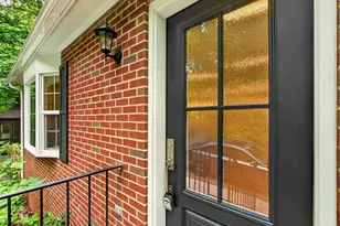 98 Oak Forest Cir, Charlottesville, VA 22901 - Photo 3
