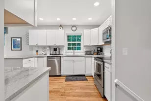 98 Oak Forest Cir, Charlottesville, VA 22901 - Photo 11