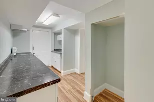 10 W Madison St, Baltimore, MD 21201 - Photo 21