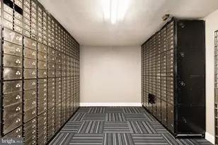 301 N Charles St, Baltimore, MD 21201 - Photo 19