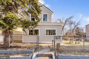 459 S Augusta Ave, Baltimore, MD 21229 - Photo 1