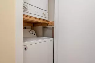 35 Andrew Pl, Baltimore, MD 21201 - Photo 11