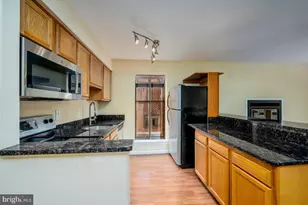 35 Andrew Pl, Baltimore, MD 21201 - Photo 9