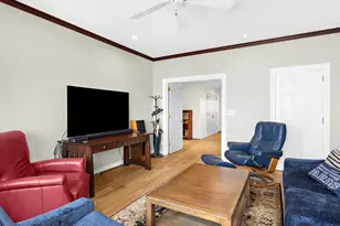 10 E Lee St, Baltimore, MD 21202 - Photo 25