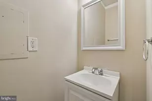 410 N Chester St, Baltimore, MD 21231 - Photo 9