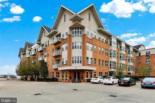23 Pierside Dr, Baltimore, MD 21230 - Photo 1