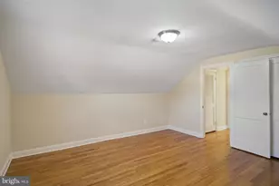 5709 Woodcrest Ave, Baltimore, MD 21215 - Photo 9