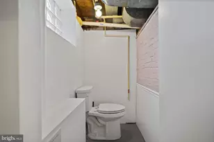 5709 Woodcrest Ave, Baltimore, MD 21215 - Photo 15